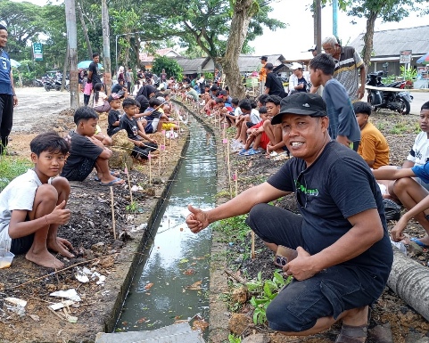 Perkuat Kerukunan Warga, BUMDes Sumbermulyo Gelar Lomba Mancing di Drainase