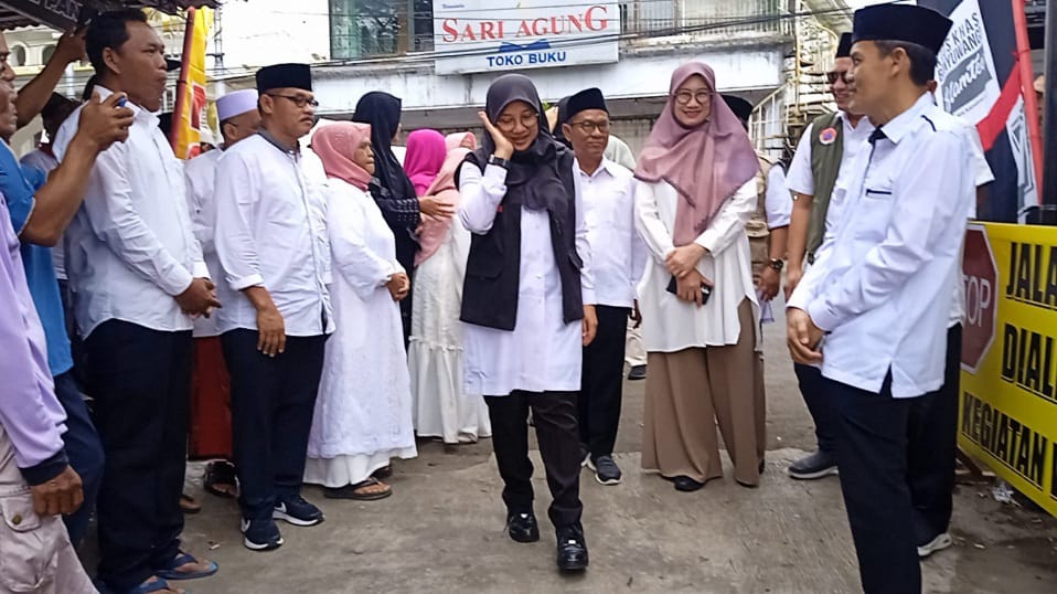Panen Ikan Bareng Warga, Bupati Ipuk Apresiasi Kawasan Kumuh di Sulap Menjadi Bersih