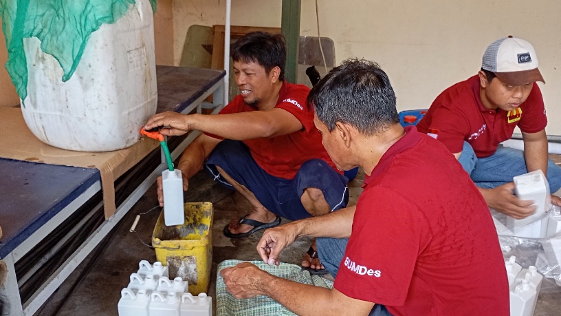 BUMDes Mulia Desa Kabat Luncurkan Pupuk Organik Asam Amino