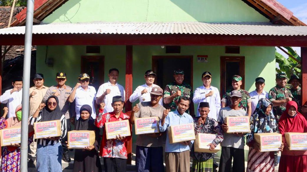 Warga Kebalankulon Sumringah Terima Bantuan RTLH dari TMMD 124 Kodim 0812/Lamongan