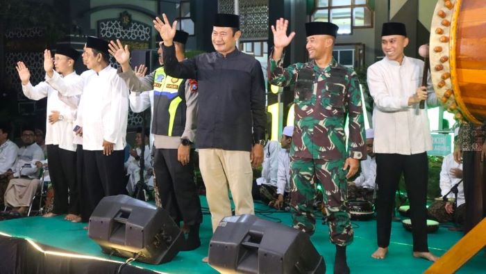 Dandim 0812 dan Forkopimda Lamongan Lepas Pawai Takbir Idul Adha