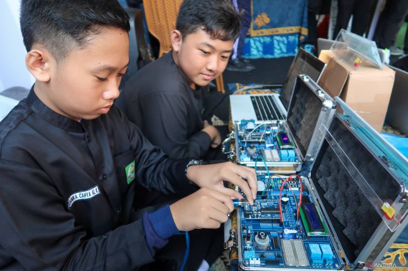Memacu Pendidikan Digital di Sekolah