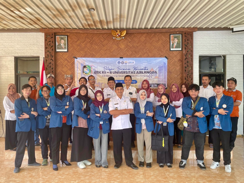 Sambut Mahasiswa KKN BBK 6 UNAIR, Kades Agus: "Mari Berkolaborasi dan Bersinergi untuk Kemajuan Desa Tambong"