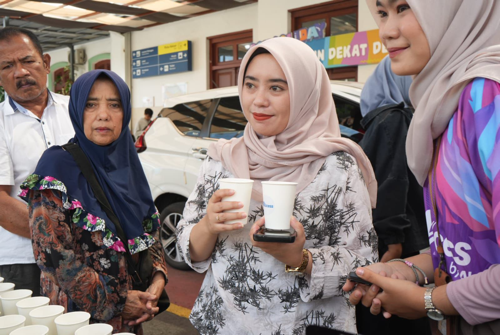 Ngopi Bareng di Stasiun Jember, Penumpang Disuguhi Hiburan Seru Sambil Menunggu Kereta