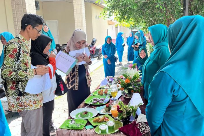 TP PKK Desa Sukonatar Menggelar Lomba Cipta Menu