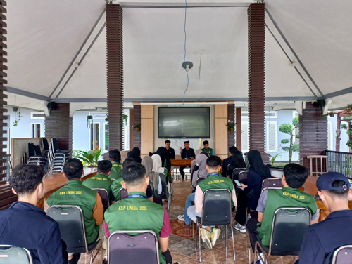 Rakor Kades Tamansari bersama Mahasiswa KKN UNIBA dan UNEJ Bahas Pengabdian Masyarakat
