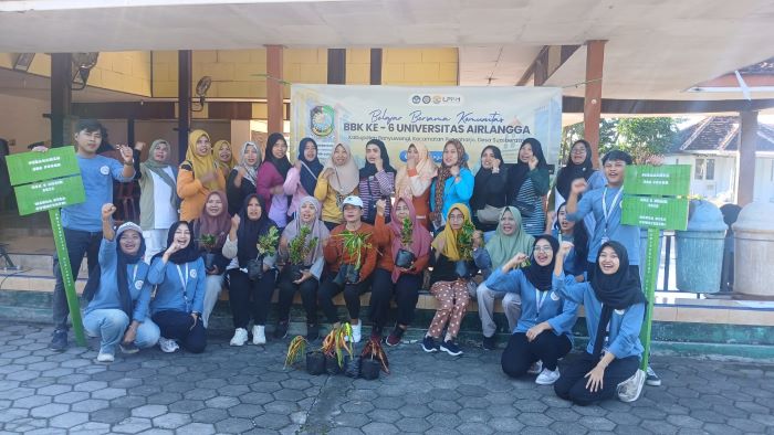 Mahasiswa KKN UNAIR Surabaya bersama PKK Desa Sumberasri Gelar Senam dan Sarapan Bersama