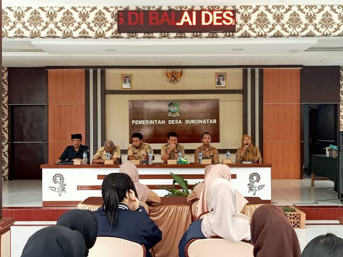 Sosialisasi Pengelolaan Persampah Program Banyuwangi Hijau di Desa Sukonatar