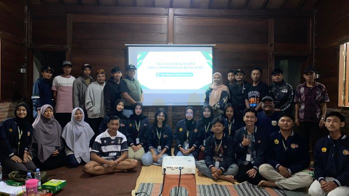 Mahasiswa KKN UNEJ Tamansari gelar Sosialisasi Perawatan Tanaman Kopi Berkolaborasi dengan Dispertan Banyuwangi