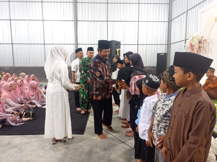 Menghadirkan Ust. Nur Hasyim dari Banyuwangi Kota, Desa Sumberasri resmikan Gedung Serbaguna