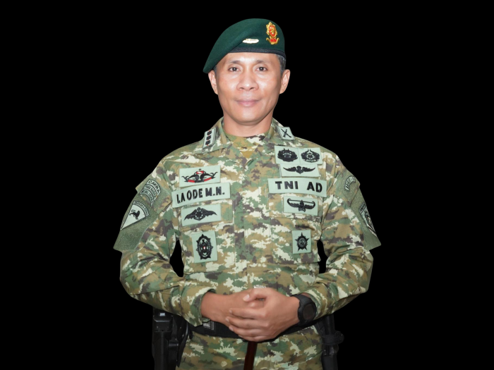 Danbrigif 9 Ajak Warga Kibarkan Merah Putih