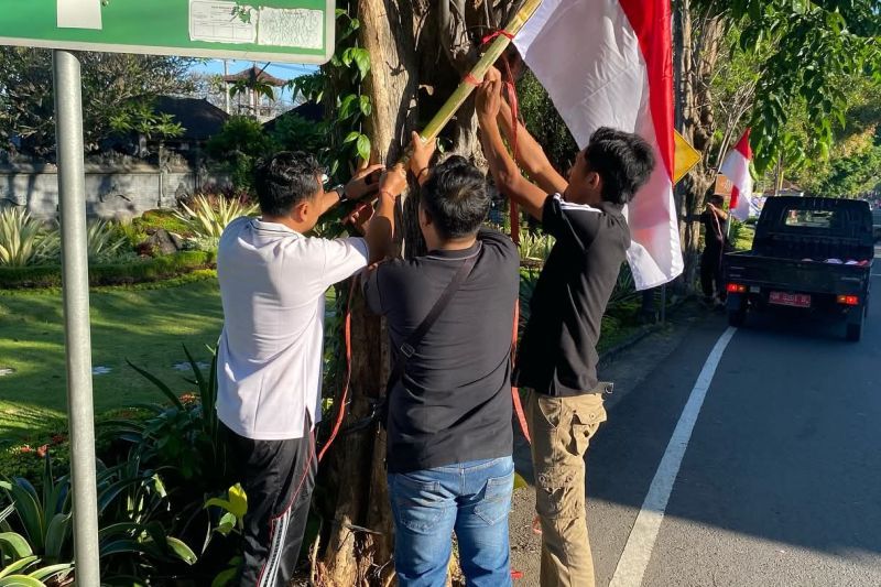 Pemkab Buleleng Ajak Masyarakat Kibarkan Bendera Merah Putih