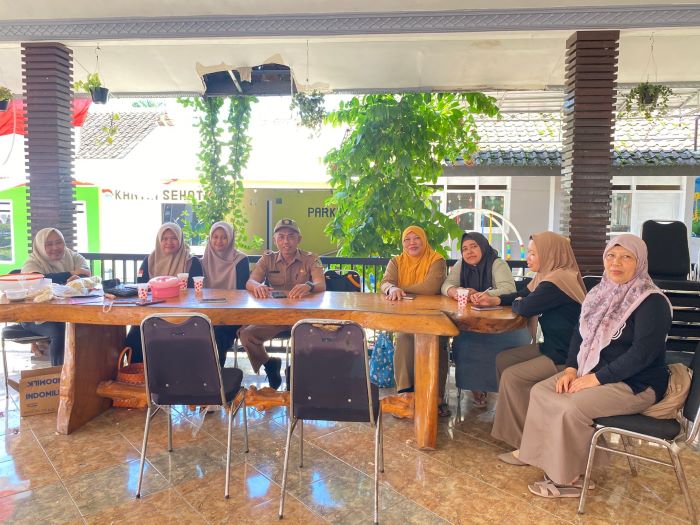 Tingkatkan Kualitas Hidup Masyarakat, Kader Posyandu Desa Tamansari gelar Posyandu ILP