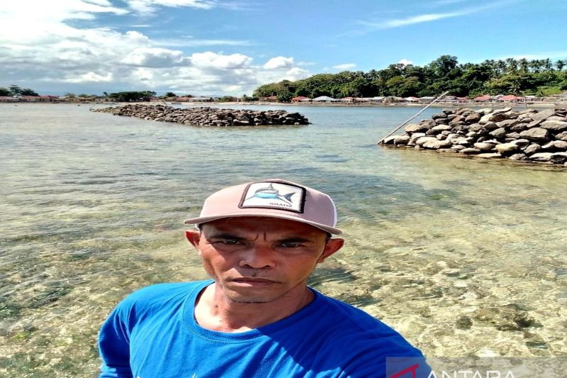 Warga Ponelo Gorontalo Utara Jadikan Batok Kelapa Bernilai Ekonomi