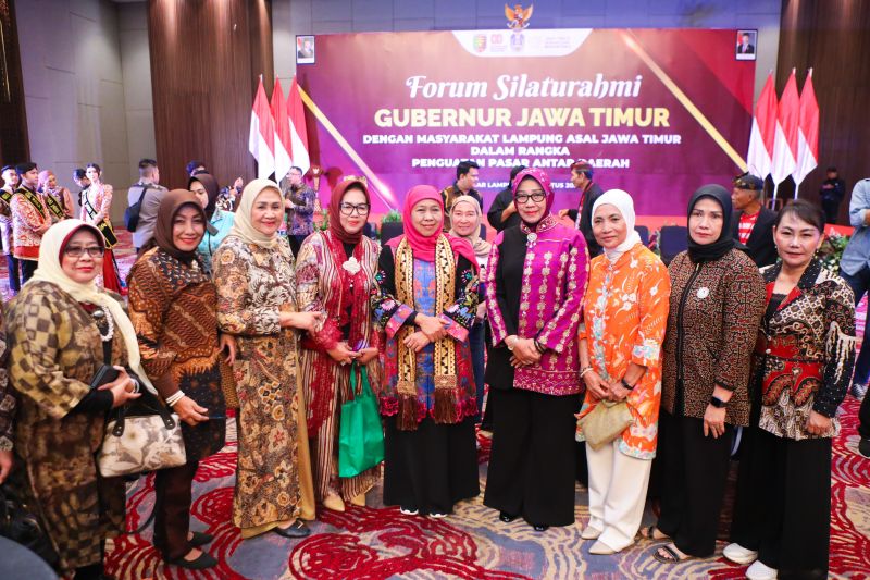 Khofifah ajak warga Jatim di Lampung guyub rukun dan bersatu