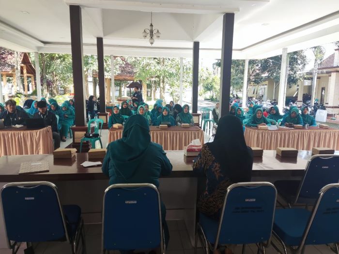 Pertemuan Rutin Kelompok Perempuan Desa Sukonatar Bulan Agustus
