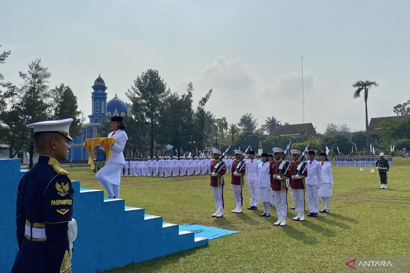 76 Calon Paskibraka Ikuti Latihan Gabungan Jelang HUT Ke-80 RI