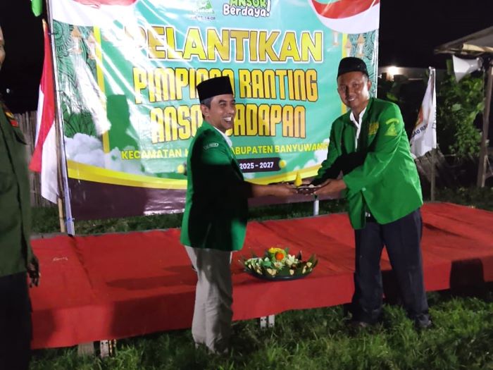 Kades Dadapan bersama Perangkatnya Hadiri Pelantikan GP Ansor Ranting Dadapan