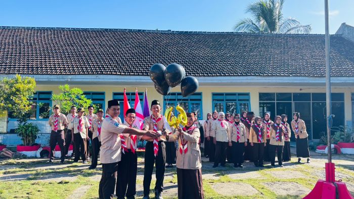 Sekdes Desa Sumbermulyo Menghadiri  Upacara Hari Jadi Pramuka ke-64