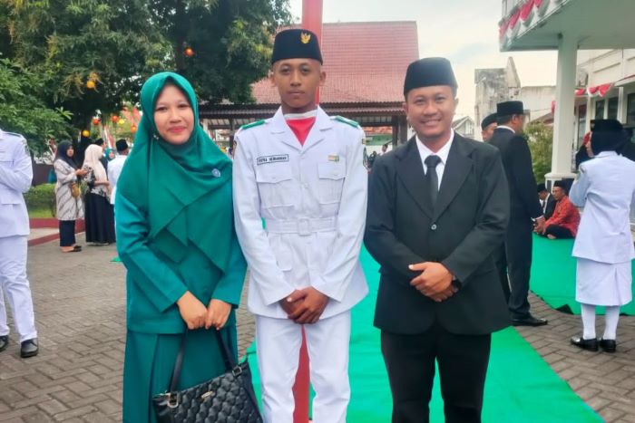 Ucapan Selamat Kades untuk Putra Hermawan, Paskibraka Kabat 2025