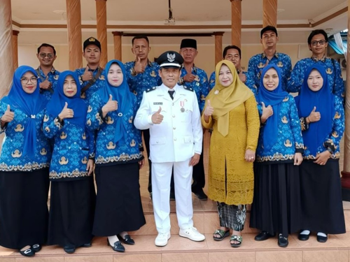 Kades dan Staff Desa Benelanlor Ikuti Upacara HUT RI ke-80 Tahun 2025