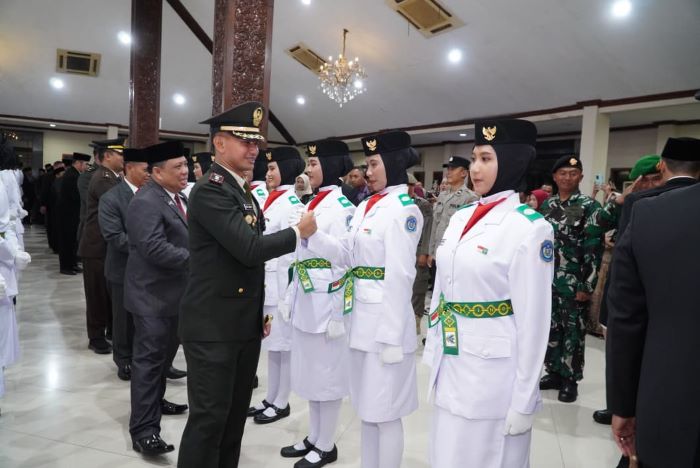 Bersama Forkopimda Kab Lamongan, Dandim 0812/Lamongan Hadiri Pengukuhan Paskibra Kabupaten Lamongan
