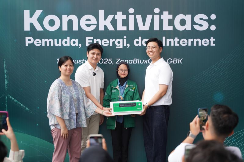 HUT RI, Desa Bumi Donasikan Paket Pembelajaran Sistem Energi Surya