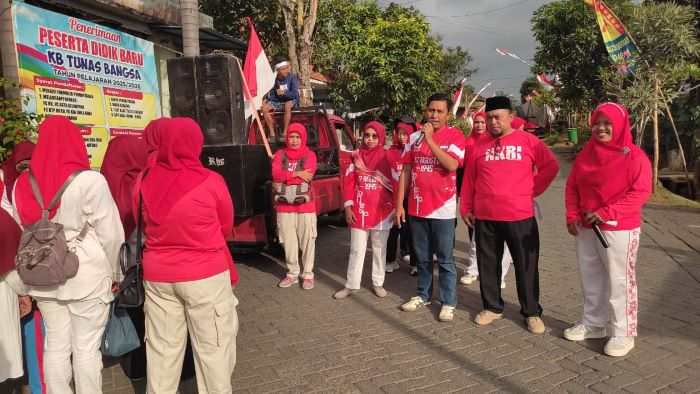 Semarak HUT ke-80 RI, Yayasan Darul Hidayat Gelar Jalan Sehat