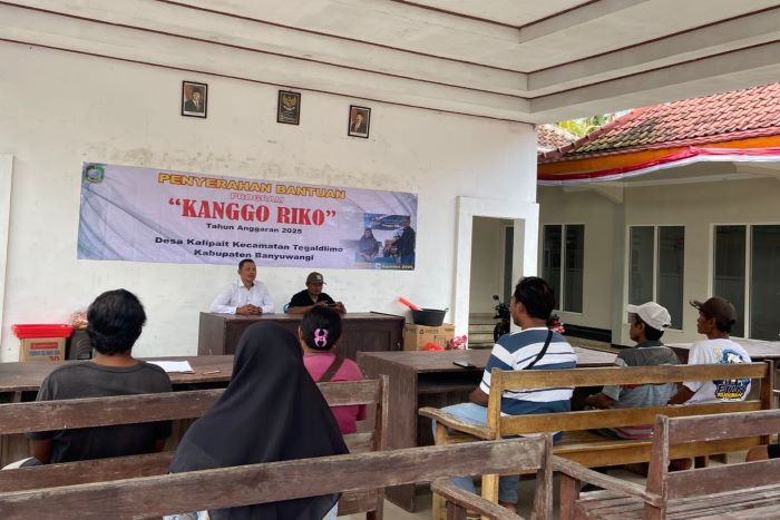 Penyaluran Program Bantuan Kango Riko di Desa Kalipait