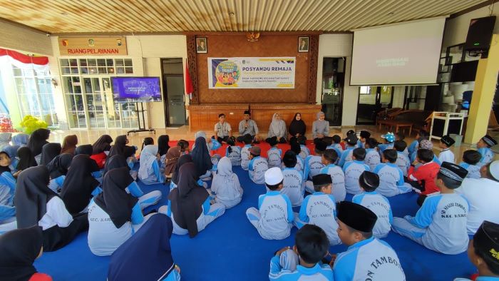 Posyandu Remaja Tambong, Kades Agus: Wujud Nyata Kepedulian terhadap Kesehatan Generasi Muda