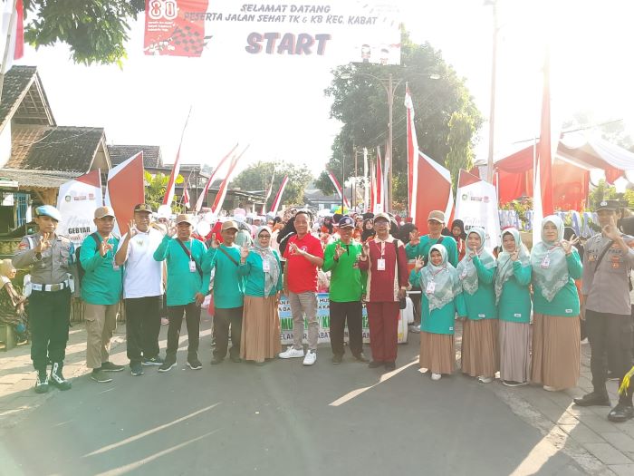 Kades Benelanlor Hadiri Acara Jalan Sehat TK Se-Kecamatan Kabat