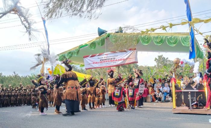 Karnaval Tingkat Desa Nusantara dalam Menyambut HUT RI ke-80 di Desa Kalibarumanis