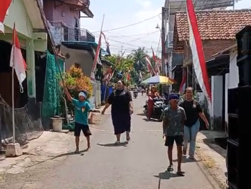 Pemuda Gang Cinta Desa Dadapan Menggelar Kegiatan Lomba-lomba Agustusan