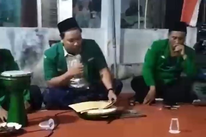 Kegiatan Rutinan Ansor di Rumah Kepala Desa Dadapan