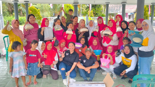 Kader PKK Desa Dadapan Ikuti Lomba Agustusan Ibu-Ibu PKK