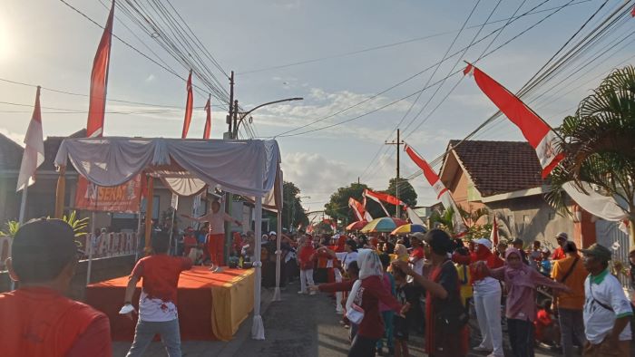 Desa Kalirejo Tutup Bulan Agustus dengan Kegiatan Jalan Sehat