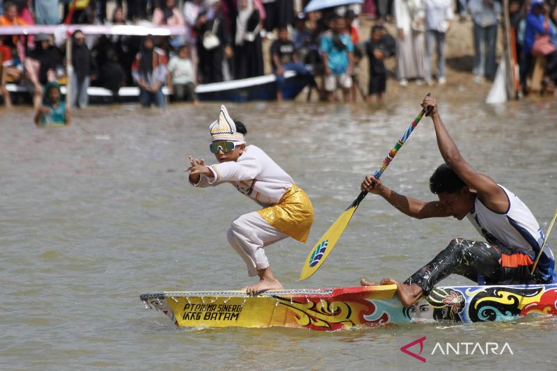 "Aura Farming", dari Sungai Kuantan ke Danau Xinglong