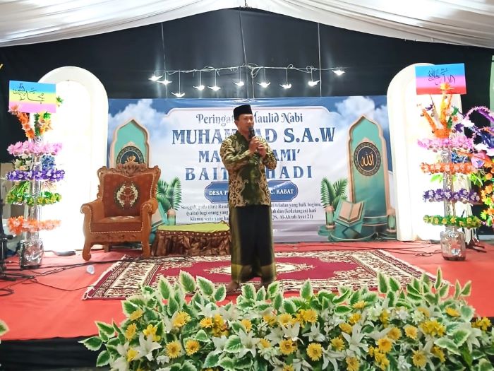 Kades Pendarungan Hadiri Pengajian Umum Maulid Nabi di Masjid Baitul Hadi