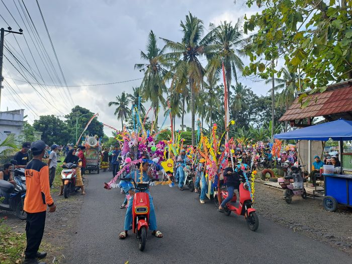 Tradisi Endhog-endhogan di Desa Karangrejo: Simbol Maulid Nabi dan Satukan Masyarakat