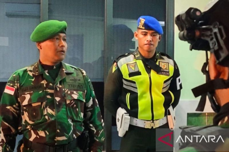 TNI Patroli di Kota Ambon Bantu Pemerintah Jaga Situasi Kondusif