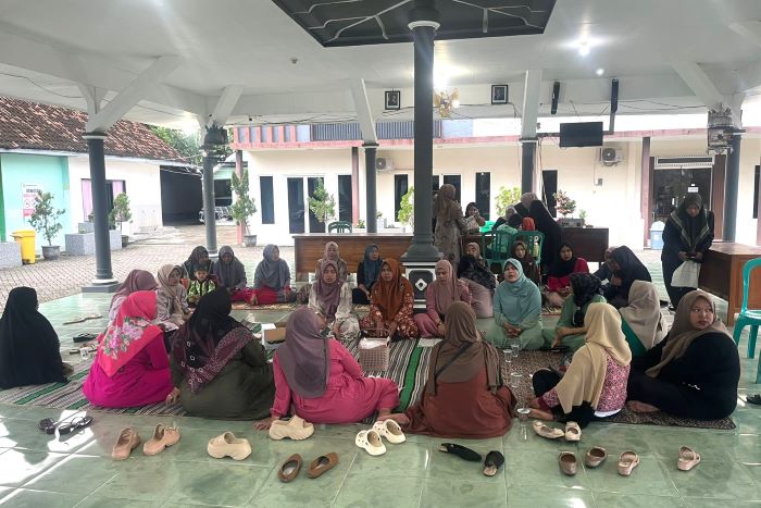 Kader PKK Desa Dadapan Menggelar Kegiatan Maulid Nabi Muhammad SAW