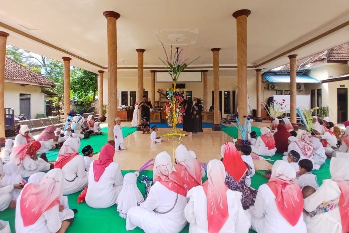 Paud Sekar Putih Desa Benelanlor Gelar Maulid Nabi Muhammad SAW