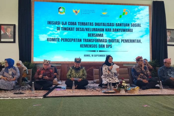 Kades Pendarungan dan Kader Dasa Wisma Hadiri Undangan Bupati Banyuwangi dalam Uji Coba Digitalisasi Bansos