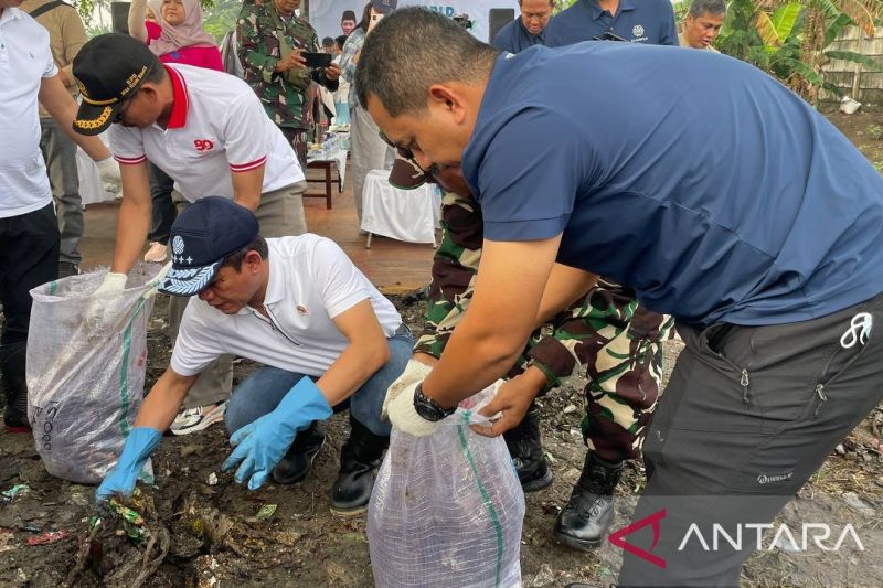 Menteri LH Minta Kepala Daerah Tegas Tertibkan TPS Ilegal