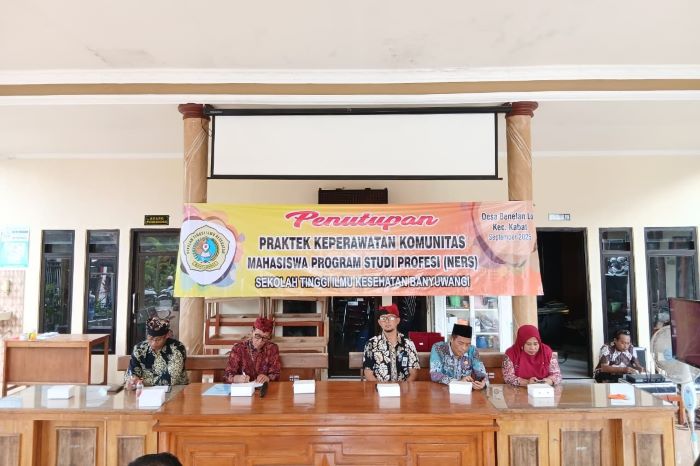 Kades Benelanlor Ikuti Penutupan Praktek Keperawatan Komunitas Stikes Banyuwangi