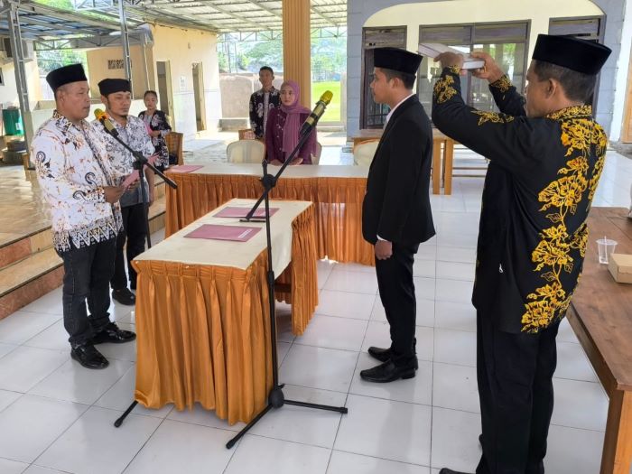 Pelantikan Perangkat Desa Sumbermulyo, Muh. Risyafai Said Al Azhar Dilantik sebagai Kepala Seksi Pelayanan