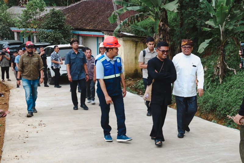 Banten Perbaiki Jalan Desa Adat di Lebak Lewat Program Bang Andra
