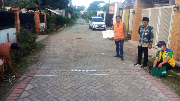 Kades Kaligondo bersama Dinas PU Laksanakan MC 0 Pavingisasi di Dusun Wadungdolah RT 9 RW 3
