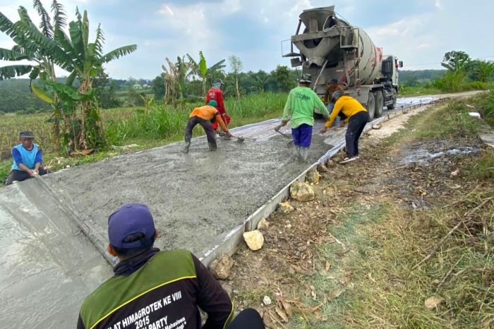 Desa Candisari Wujudkan Infrastruktur Lebih Baik dengan Pembangunan Rabat Beton