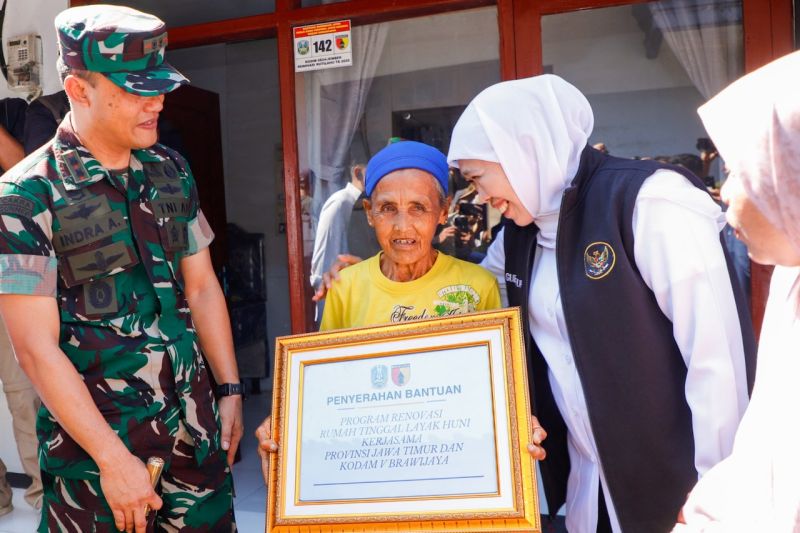 Khofifah Apresiasi Program Rutilahu pada Peringatan HUT ke-80 TNI